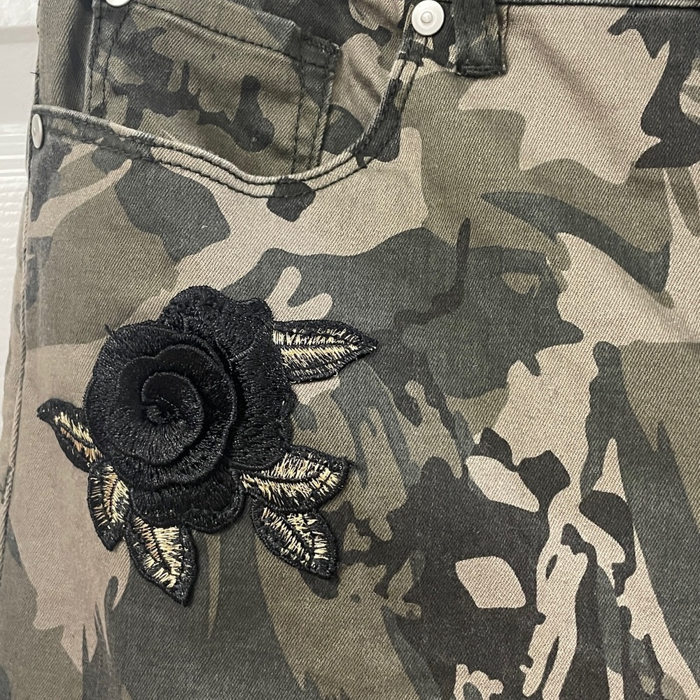 Tribal Camo Jeggings - Picture 3 of 5